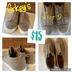 Corkys Womens Babalu Casual Slip On Fashion Sneaker Taupe Size 9